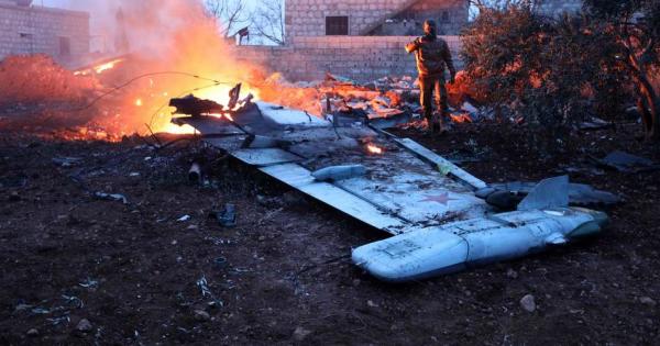 Suriyada Su-25 samolyotining urib tushirilishi jarayoni (video)