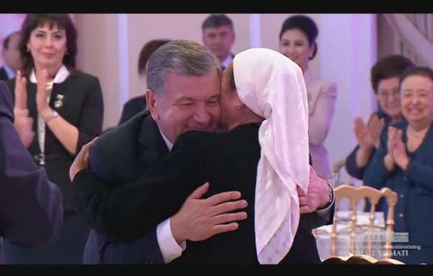 Президент табриги: «Муқаддас ва мўътабар Она сиймосига таъзим қиламиз» (видео)