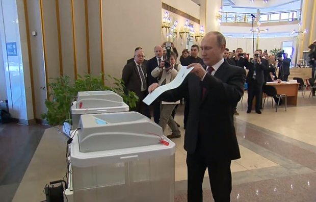Владимир Путин сайловда кимга овоз берди?