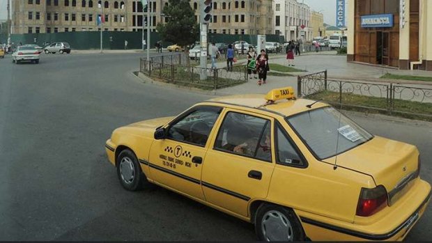 Jismoniy shaxslar o‘z avtomashinasida taksi qilishi mumkinmi?