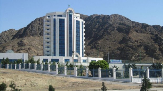Turkmaniston “Avaza”dagi hashamatli otellarni sotmoqda