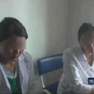 Самарқандда 2 нафар акушер-гинеколог пора олаётганида қўлга тушди (видео)