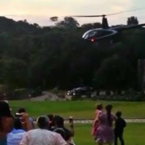 Келинчак кетаётган вертолёт фалокатга учради (видео)
