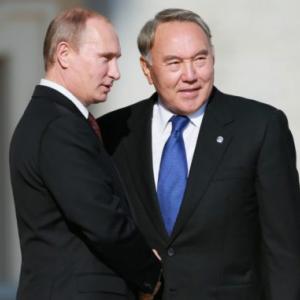 Putin Nazarboyevni jahon chempionatining ochilish marosimiga taklif etdi