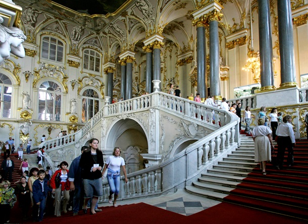 Sankt-Peterburgdagi xalqaro kongress qatnashchilariga katta Langar Qur’oni ko‘rsatiladi