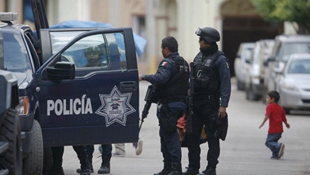 Meksika ko‘chalaridan birida yuk mashinasi kuzovidan 9 nafar odamning jasadi topildi…