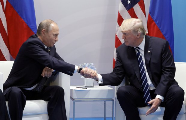 Путин ва Трамп учрашадиган аниқ жой ва вақт маълум қилинди