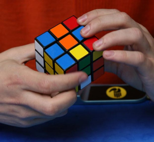 Rubik kubigini yig‘ish bo‘yicha yangi rekord o‘rnatildi (video)