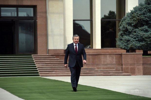 Ўзбекистон президенти 17 йиллик танаффусдан сўнг туркийзабон халқлар саммитига йўл олади
