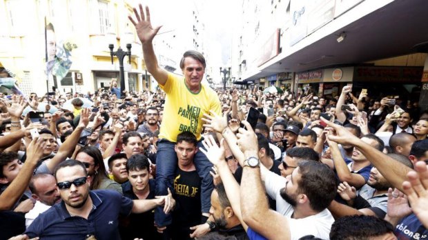 Braziliya prezidentligiga nomzodni pichoqlab ketishdi (video)