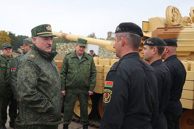 Lukashenko Belarusda “erkaklar qolmayotganidan” tashvish bildirdi