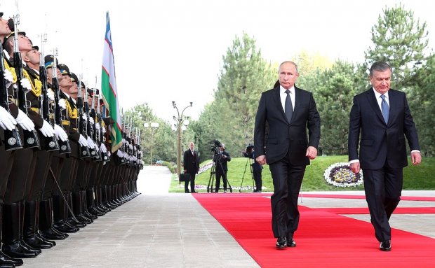 Ko‘ksaroy qarorgohida Vladimir Putinni rasmiy kutib olish marosimi o‘tkazildi (foto)