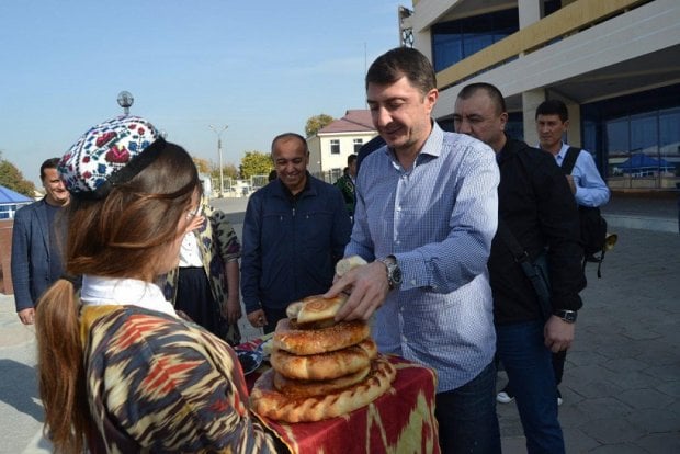 «АГМК» ва «Пахтакор» клублари Фарғонада тантанали тарзда кутиб олинди (фото)