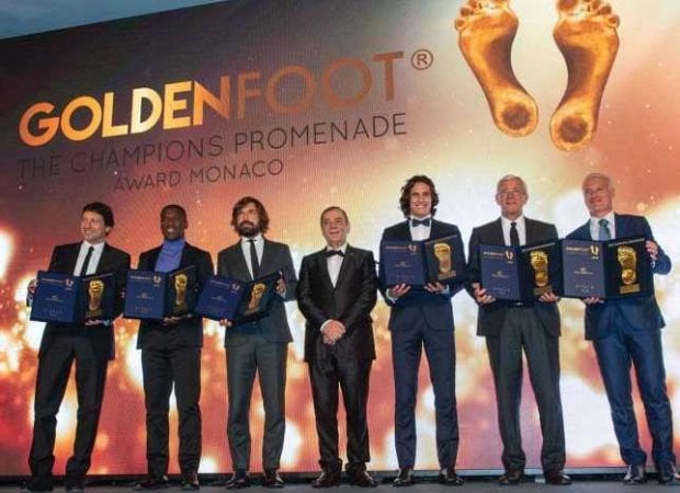 Golden Foot («Олтин оёқ») соврини Эдинсон Каванига топширилди (фото, видео)