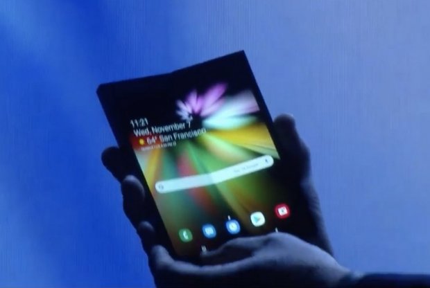 Samsung мослашувчан экранли смартфонини намойиш қилди (фото, видео)