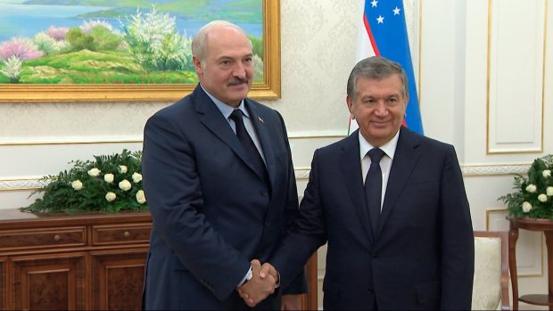 Лукашенко: “Шавкат Мирзиёев — Ўзбекистонни севадиган ва яхши биладиган, мамлакат учун жуда кўп эзгуликлар қилган инсон”