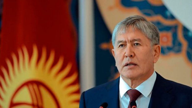 Almazbek Atamboyev: “Biz oilaviy hukmronlik qanday tiklanayotganiga guvoh bo‘lyapmiz”