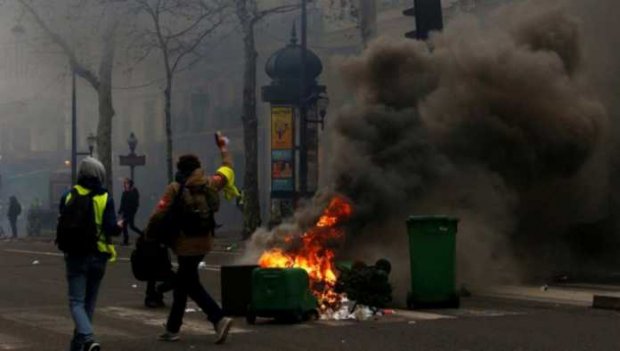 Fransiyadagi tartibsizliklarda Rossiyani ayblashmoqda