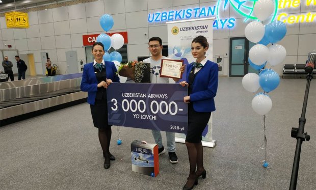 Uzbekistan Airways yubiley yo‘lovchisini kutib oldi