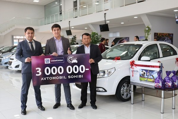 GM Uzbekistan 3 миллионинчи автомобиль соҳибини қутлади
