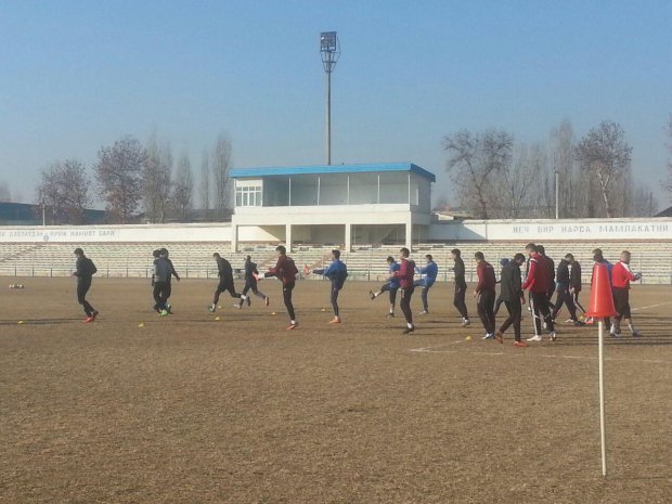 “Navbahor” mashg‘ulotlarida Rossiya va serbiyalik futbolchilar qatnashmoqda