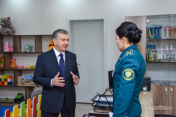 Shavkat Mirziyoyev profilaktika inspektorlari bilan suhbatlashdi (foto)