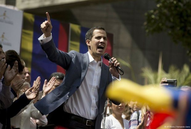 Venesuelada muxolifat rahbari o‘zini prezident deb e’lon qildi