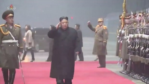 Трамп билан учрашган Ким Чен Ин Пхеньянга «қаҳрамон» бўлиб қайтди