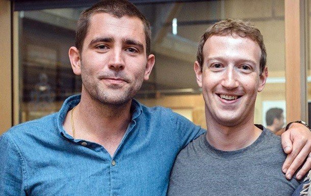 Facebook’даги узилишдан сўнг икки нафар топ-менежер ишдан кетди