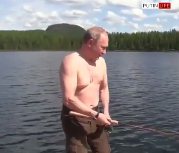 Koʻrib yoqa ushlaysiz: Vladimir Putinning “baliq ovi” (video)