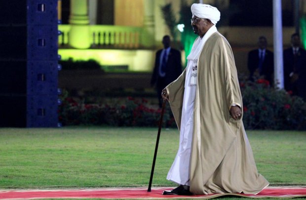 Суданда энг узоқ ҳукм сурган диктаторнинг ағдарилиши тафсилотлари (фото)