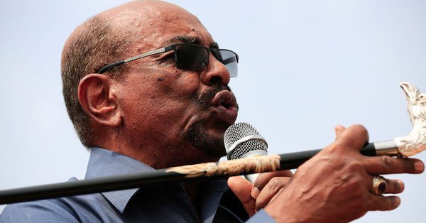 Суданнинг собиқ президенти уйидан катта миқдордаги маблағлар топилди