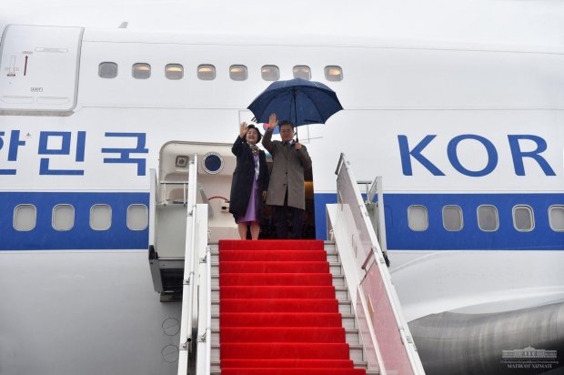 Корея Президенти Ўзбекистондаги давлат ташрифини якунлади (фото)