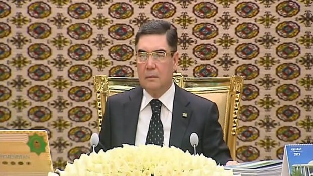 Turkmaniston Prezidenti koʻzoynak taqa boshladi