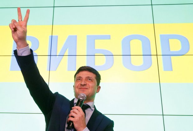 Зеленский Украина президентлиги учун сайловларда етакчилик қиляпти