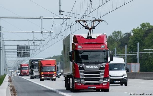Германияда илк электр автобан очилди