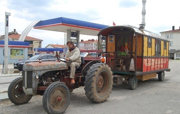 Traktorida Hindistonga sayohat qilayotgan fransiyalik Turkiyagacha yetib bordi