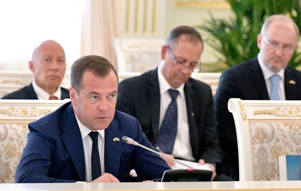 Медведев: "Ўзбекистон билан товар айирбошлаш ҳажми 10 млрд долларга етказилади"