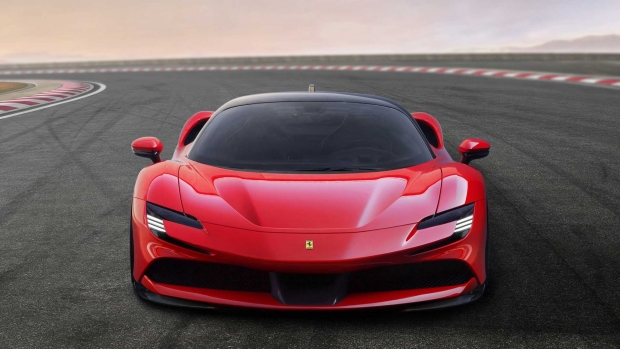 "Ferrari" компанияси ўзининг янги моделини тақдим этди (видео)