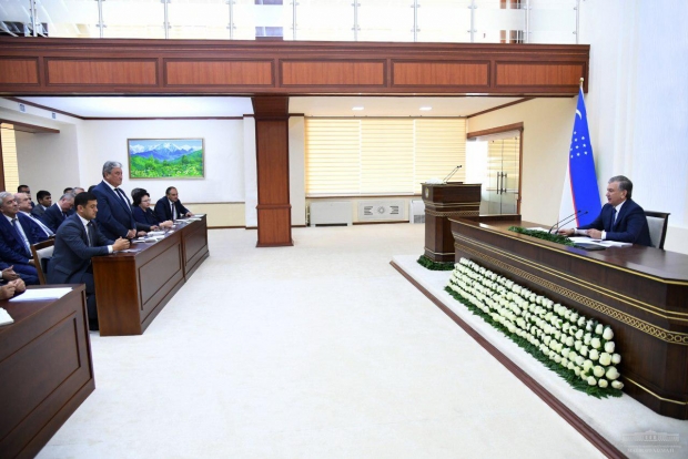 Prezident akademiklar va yosh tadqiqotchilar bilan uchrashdi (foto)