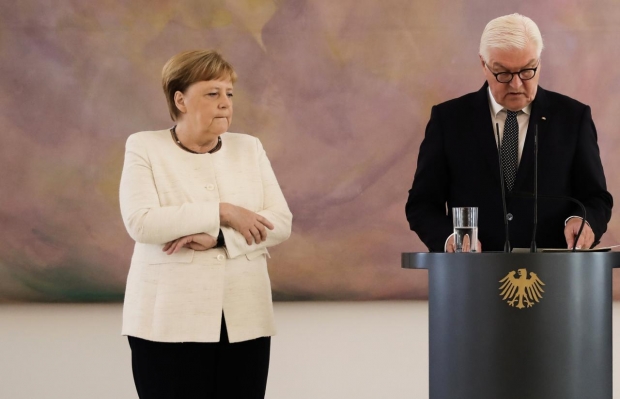 Germaniya prezidenti bilan uchrashuv vaqtida Merkelni yana qaltiroq tutdi (video)
