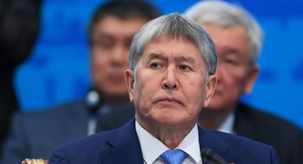 Atambayev uni qoʻlga olishga harakat qilingan taqdirda oʻzini otib oʻldirishga vaʼda berdi
