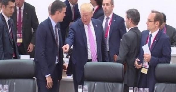 Трамп Испания бош вазирига ўрнини “кўрсатиб қўйди” (видео)