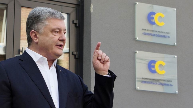 Порошенко Путин ва Трамп учрашувини Киев учун «хавфли қўнғироқ» деб атади