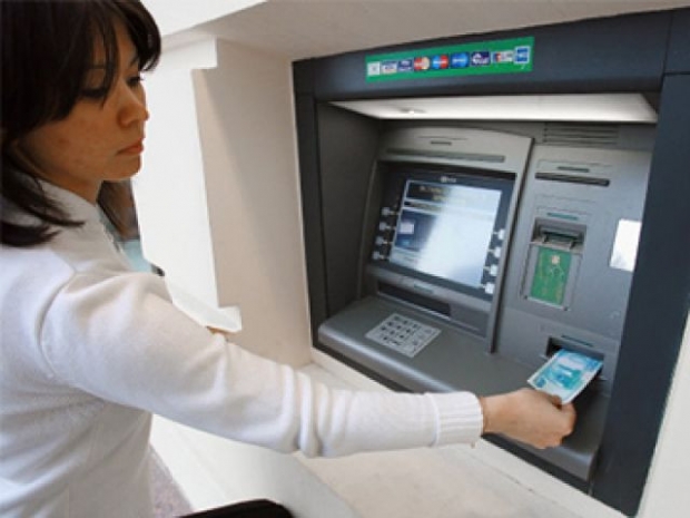 Oʻzbekiston aholisi uch oyda bankomatlar orqali necha million dollar konvertatsiya qildi?
