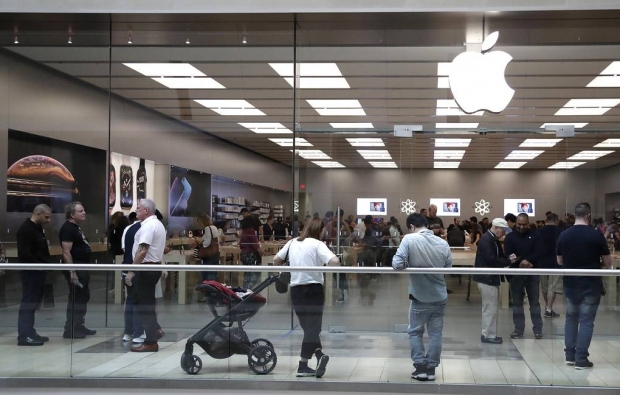 ОАВ: Apple фойдаланувчиларнинг суҳбатларини тинглайди