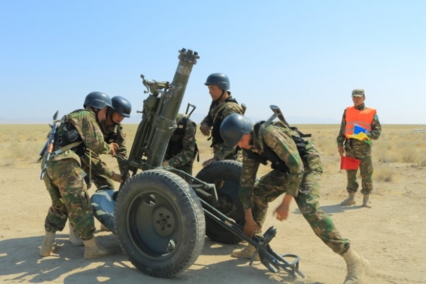 Markaziy harbiy okrugi poligonida xorij artilleriya snaryadi sinovdan o‘tkazildi (foto, video)