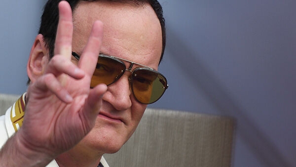 Bryus Lining qizi otasi haqida gapirgan Kventin Tarantinoni tanqidlarga ko‘mib tashladi