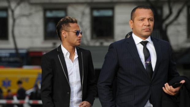 «Santos» sobiq prezidenti: Neymar «Real»ga o‘tmasligi uchun uning otasiga 1 mln dollar to‘lagandim
