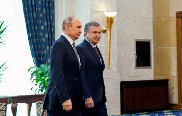 Putin Shavkat Mirziyoyevni G‘alaba paradiga taklif qildi